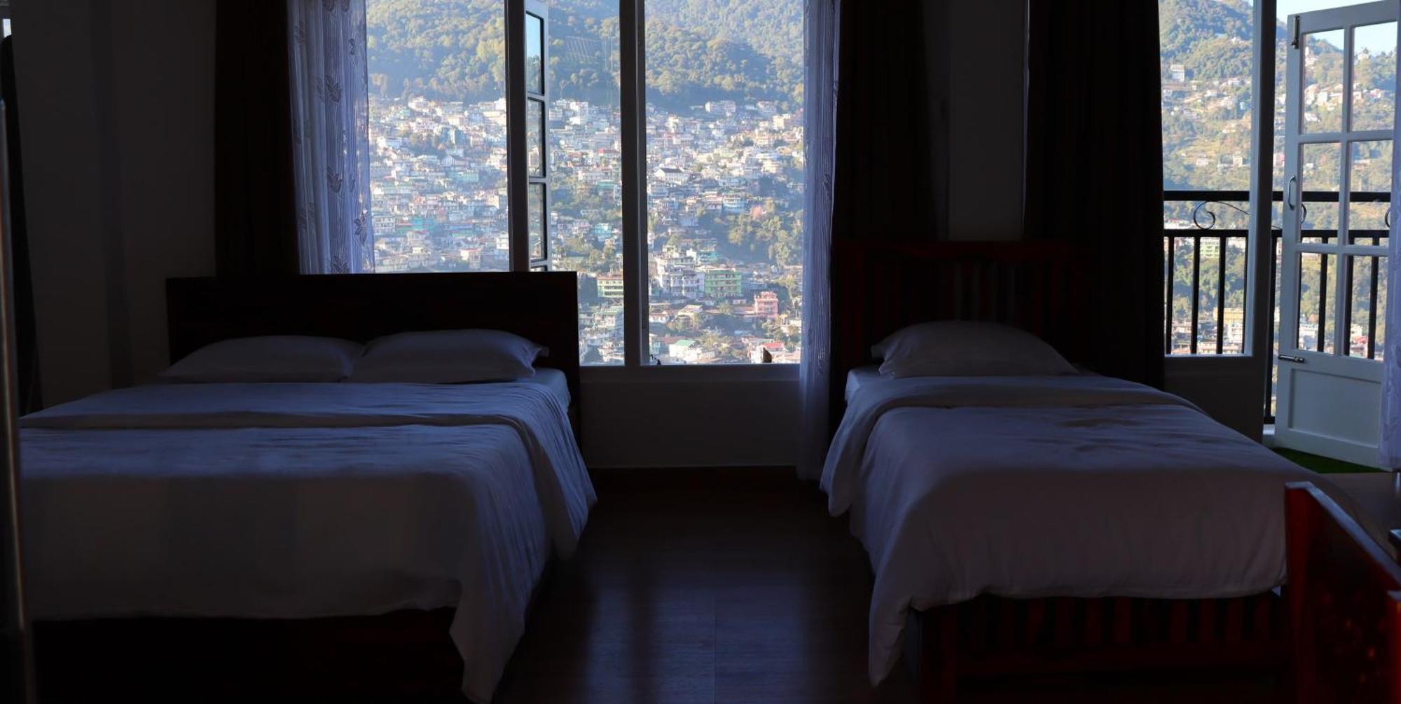 Edelweiss Hotell Kohima Exteriör bild